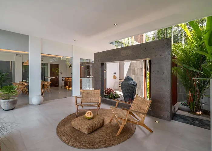 Luna : Brand New 4br With 180° Rice Field Views