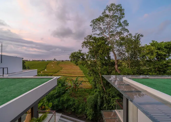 Villa Luna : Brand New 4br With 180° Rice Field Views *