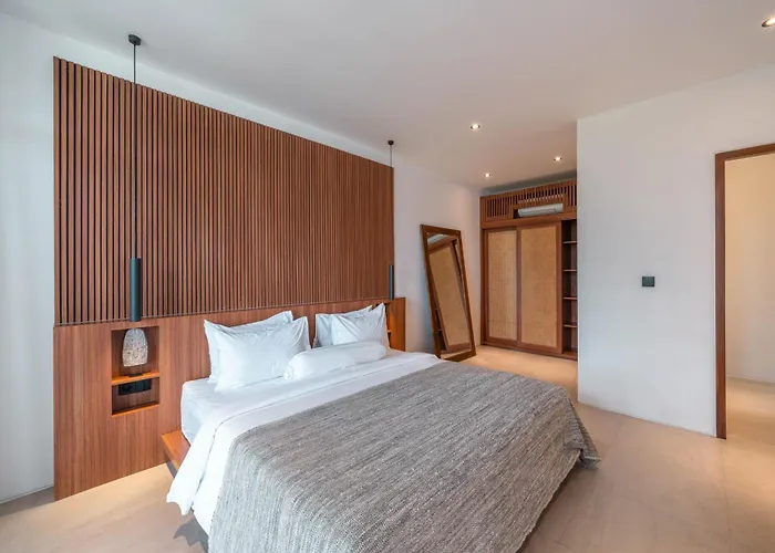 Luna : Brand New 4br With 180° Rice Field Views Canggu (Bali)