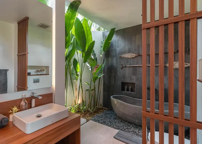 Villa Luna : Brand New 4br With 180° Rice Field Views *
