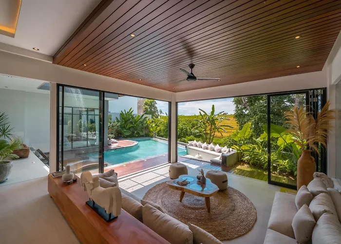 Villa Luna : Brand New 4br With 180° Rice Field Views