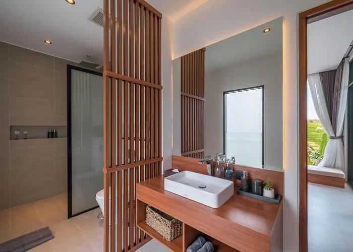 Villa Luna : Brand New 4br With 180° Rice Field Views Canggu (Bali)