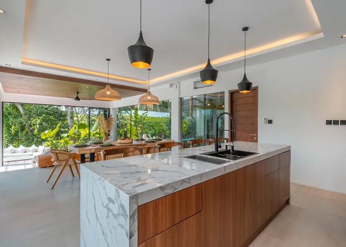 Villa Luna : Brand New 4br With 180° Rice Field Views *
