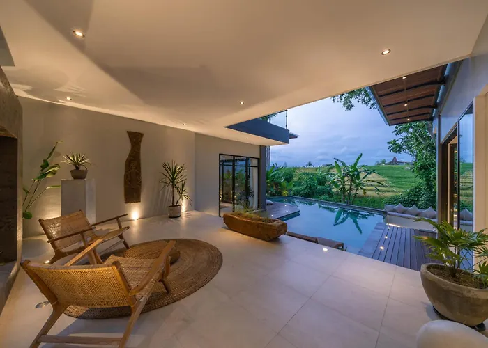Villa Luna : Brand New 4br With 180° Rice Field Views *