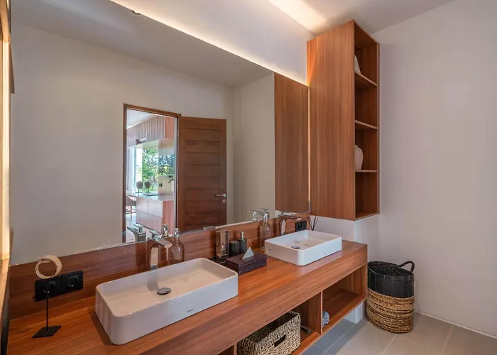 Luna : Brand New 4br With 180° Rice Field Views Villa *