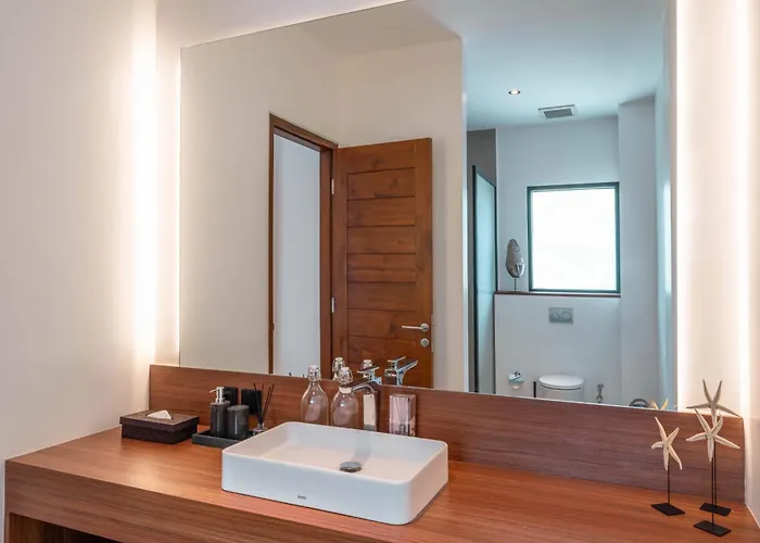 Villa Luna : Brand New 4br With 180° Rice Field Views *