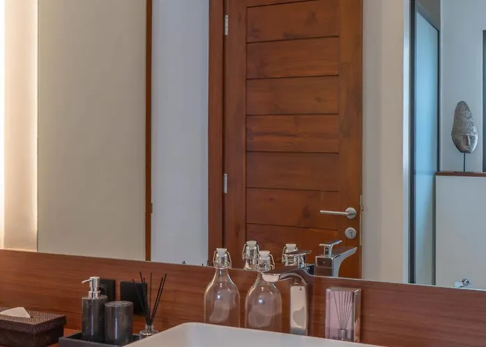 Villa Luna : Brand New 4br With 180° Rice Field Views Canggu (Bali)