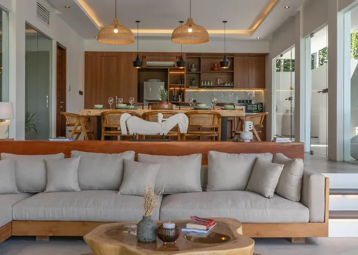 Villa Luna : Brand New 4br With 180° Rice Field Views