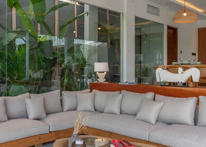 Luna : Brand New 4br With 180° Rice Field Views Canggu (Bali)